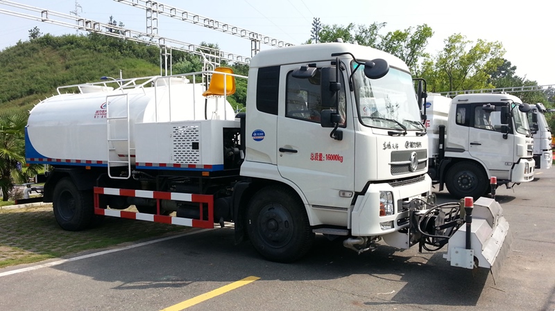 國五東風天錦8方路面清洗車