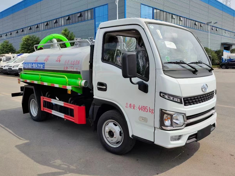 國(guó)六上汽躍進(jìn)3方吸糞車